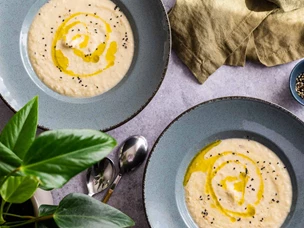 Sopa de espargos brancos assados no forno