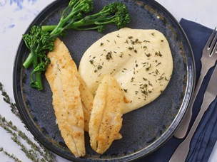 imagem de Filetes de peixe galo com polenta