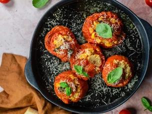 Tomate recheado com ricotta