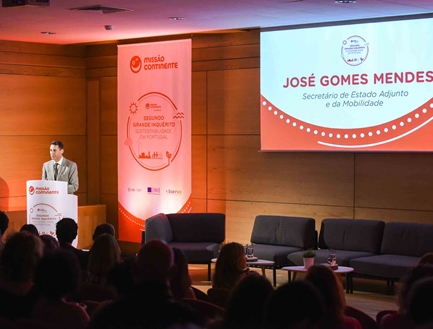 José Gomes Mendes A Discursar