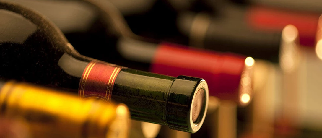 Como guardar garrafas de vinho